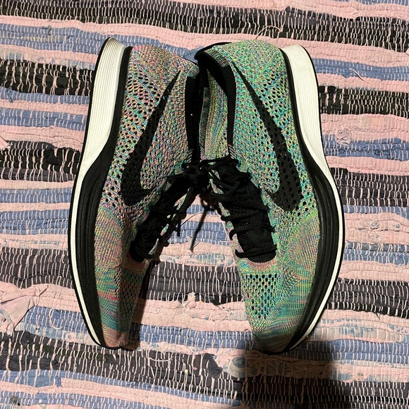 Nike Flyknit Racer - Picture 4 of 5